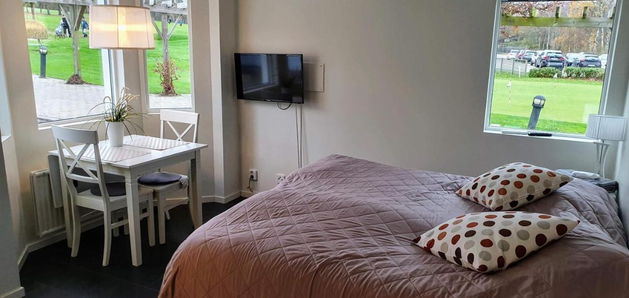 Soederasens Golf Lodge Risekatslosa エクステリア 写真
